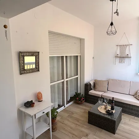 Tiyoweh Apartment Nerja